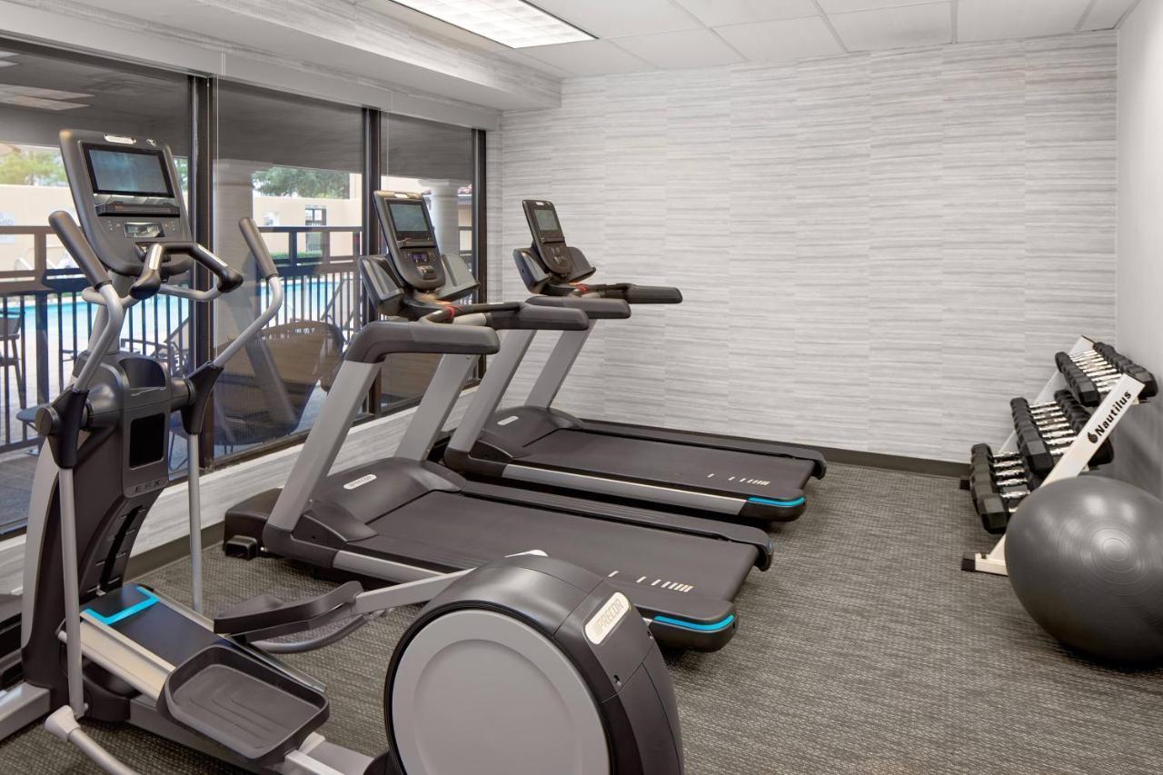 Courtyard By Marriott Houston Rice University Buitenkant foto
